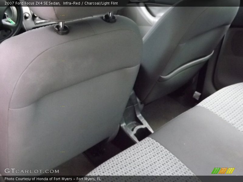 Infra-Red / Charcoal/Light Flint 2007 Ford Focus ZX4 SE Sedan