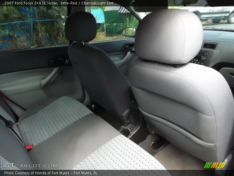 Infra-Red / Charcoal/Light Flint 2007 Ford Focus ZX4 SE Sedan