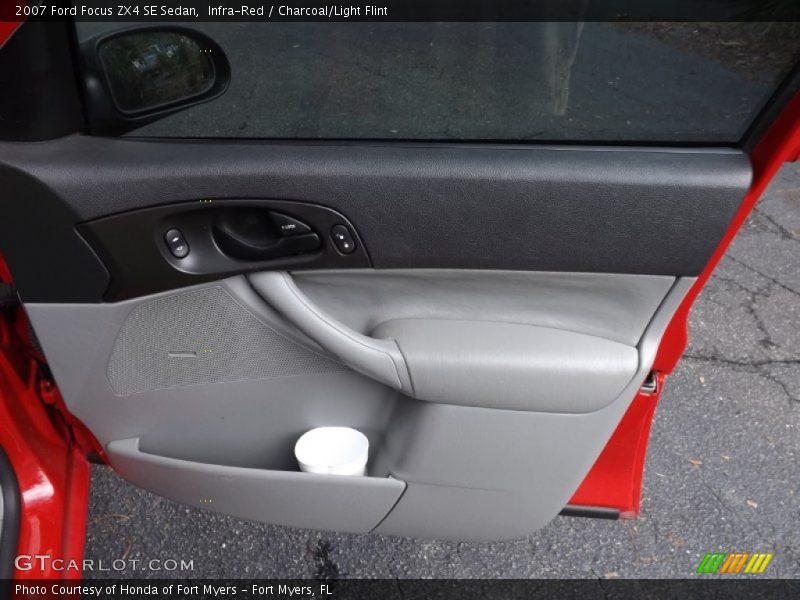 Infra-Red / Charcoal/Light Flint 2007 Ford Focus ZX4 SE Sedan