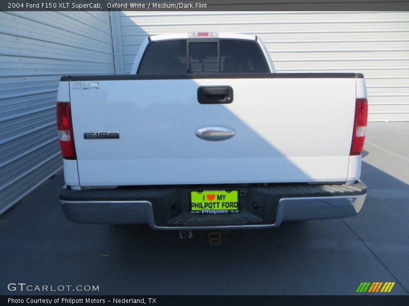 Oxford White / Medium/Dark Flint 2004 Ford F150 XLT SuperCab
