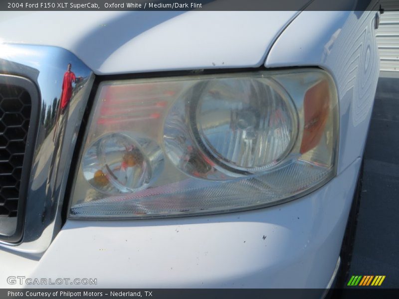 Oxford White / Medium/Dark Flint 2004 Ford F150 XLT SuperCab