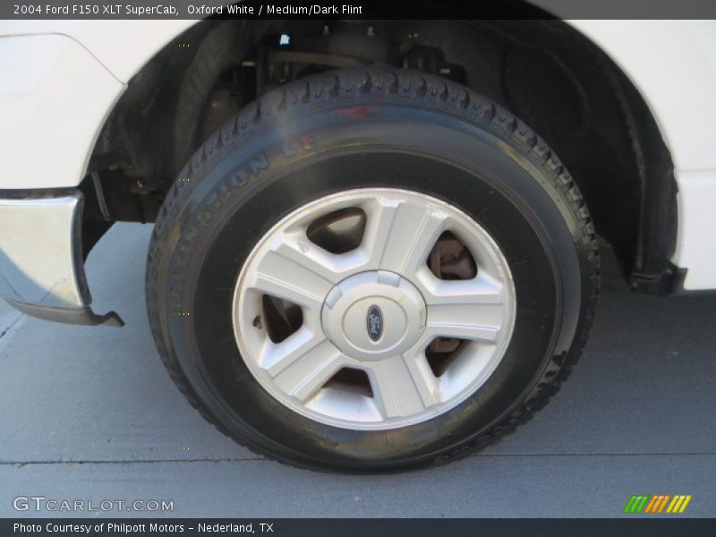 Oxford White / Medium/Dark Flint 2004 Ford F150 XLT SuperCab