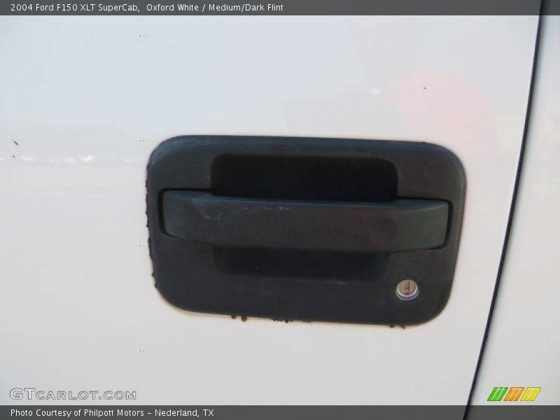 Oxford White / Medium/Dark Flint 2004 Ford F150 XLT SuperCab