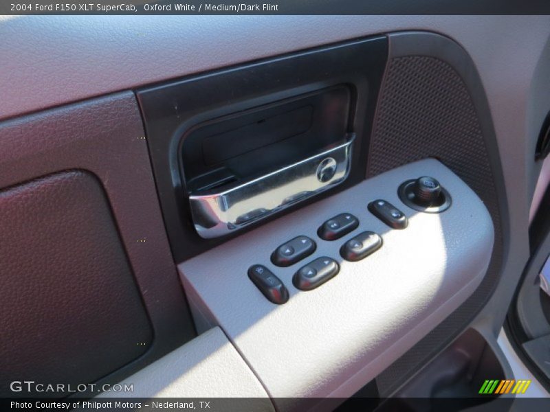 Oxford White / Medium/Dark Flint 2004 Ford F150 XLT SuperCab
