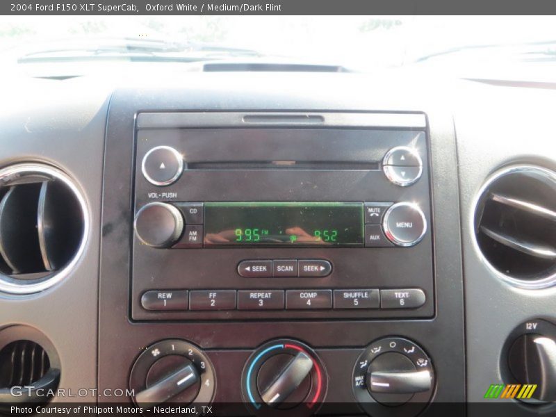 Oxford White / Medium/Dark Flint 2004 Ford F150 XLT SuperCab