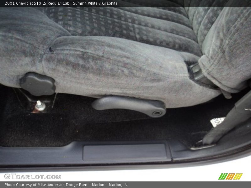 Summit White / Graphite 2001 Chevrolet S10 LS Regular Cab