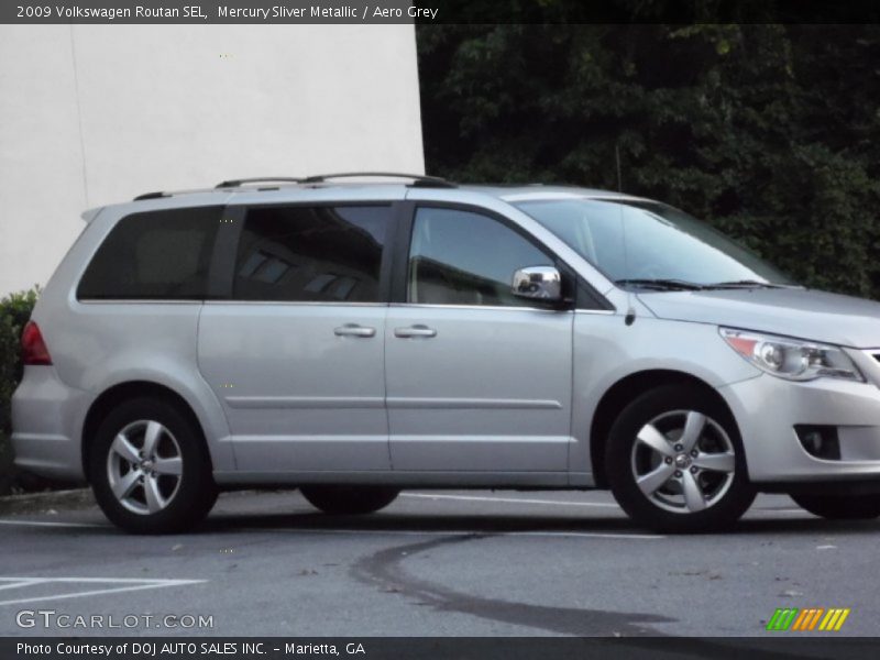 Mercury Sliver Metallic / Aero Grey 2009 Volkswagen Routan SEL