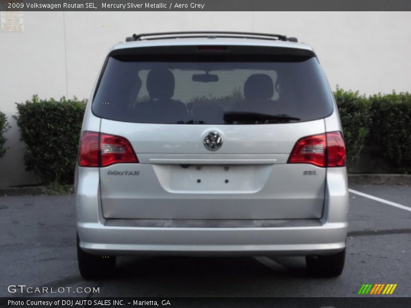 Mercury Sliver Metallic / Aero Grey 2009 Volkswagen Routan SEL