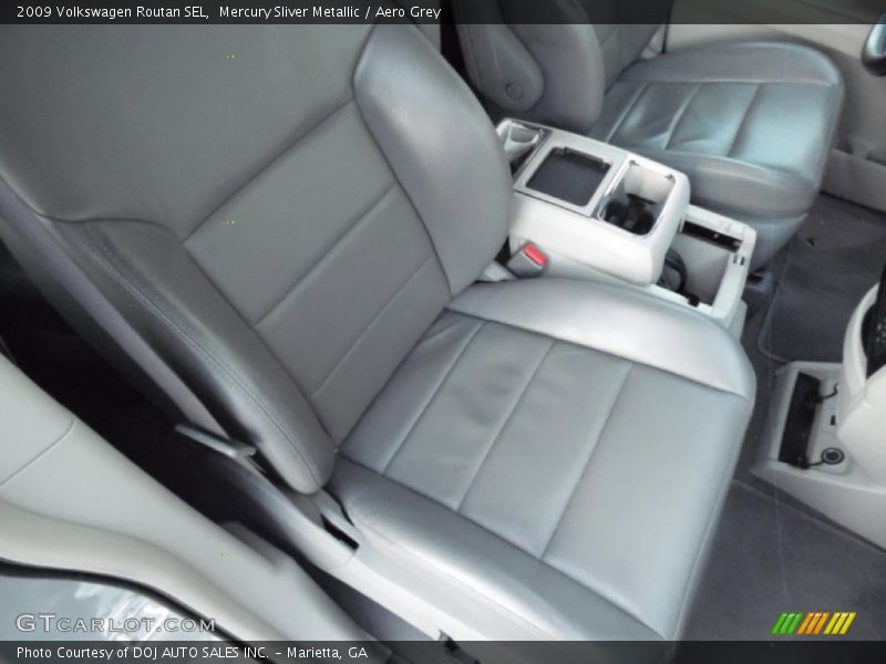 Mercury Sliver Metallic / Aero Grey 2009 Volkswagen Routan SEL
