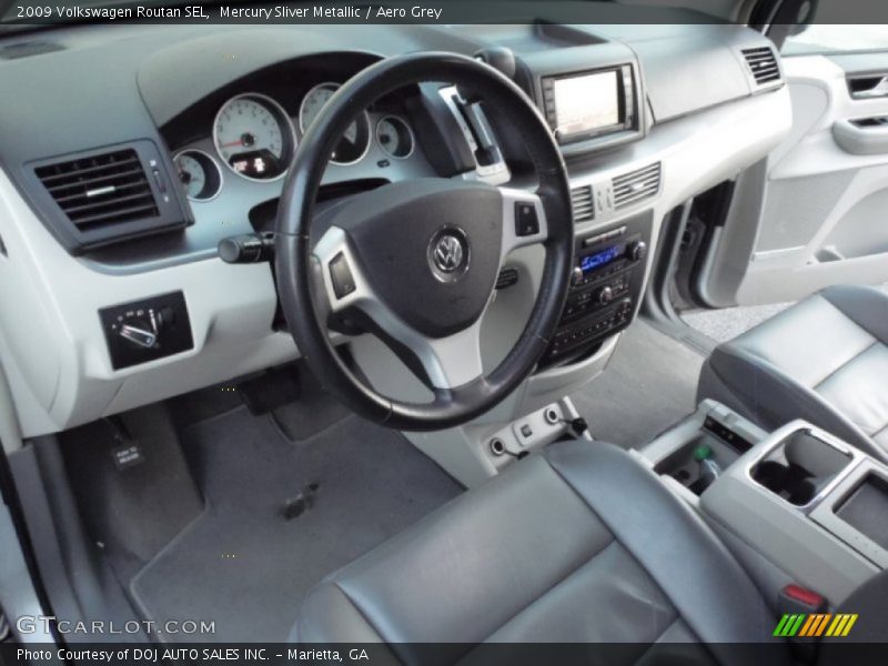 Mercury Sliver Metallic / Aero Grey 2009 Volkswagen Routan SEL