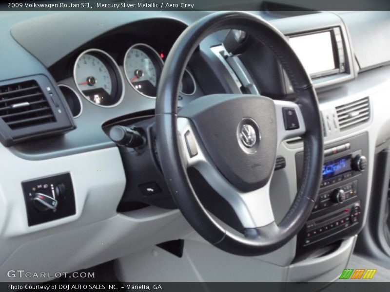 Mercury Sliver Metallic / Aero Grey 2009 Volkswagen Routan SEL