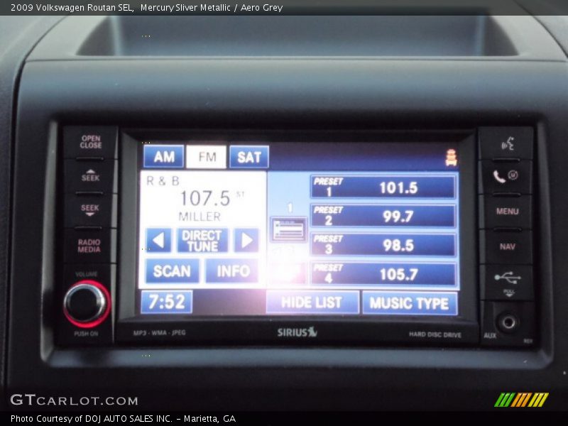 Mercury Sliver Metallic / Aero Grey 2009 Volkswagen Routan SEL