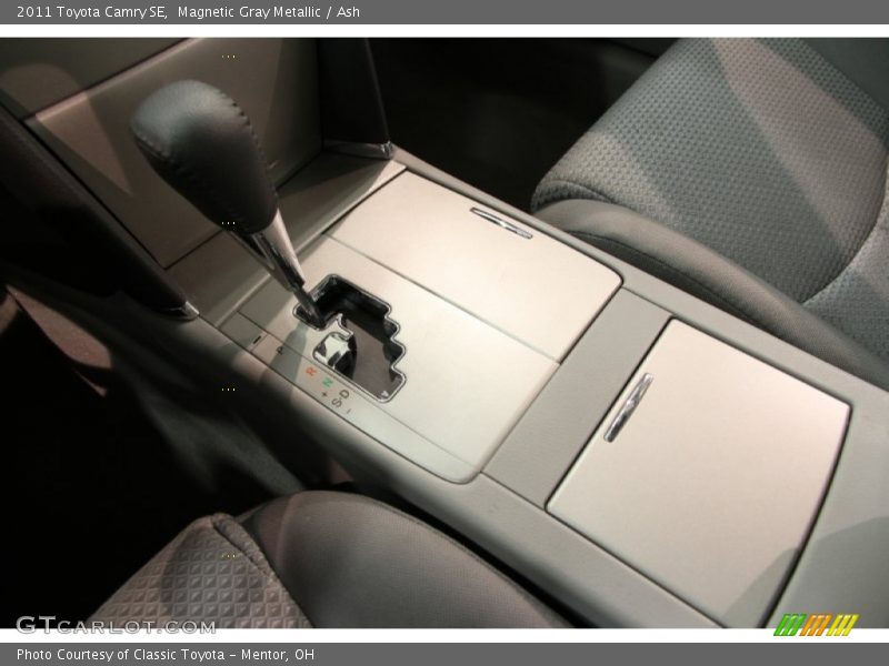 Magnetic Gray Metallic / Ash 2011 Toyota Camry SE