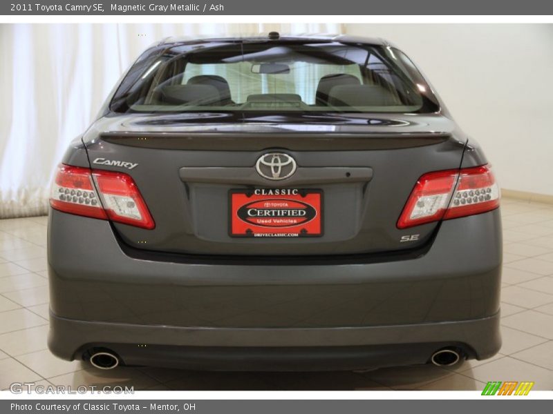 Magnetic Gray Metallic / Ash 2011 Toyota Camry SE