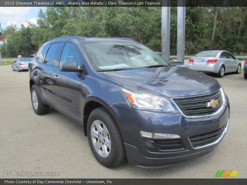 Front 3/4 View of 2013 Traverse LS AWD