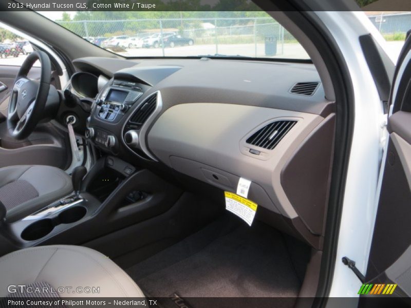 Cotton White / Taupe 2013 Hyundai Tucson GLS
