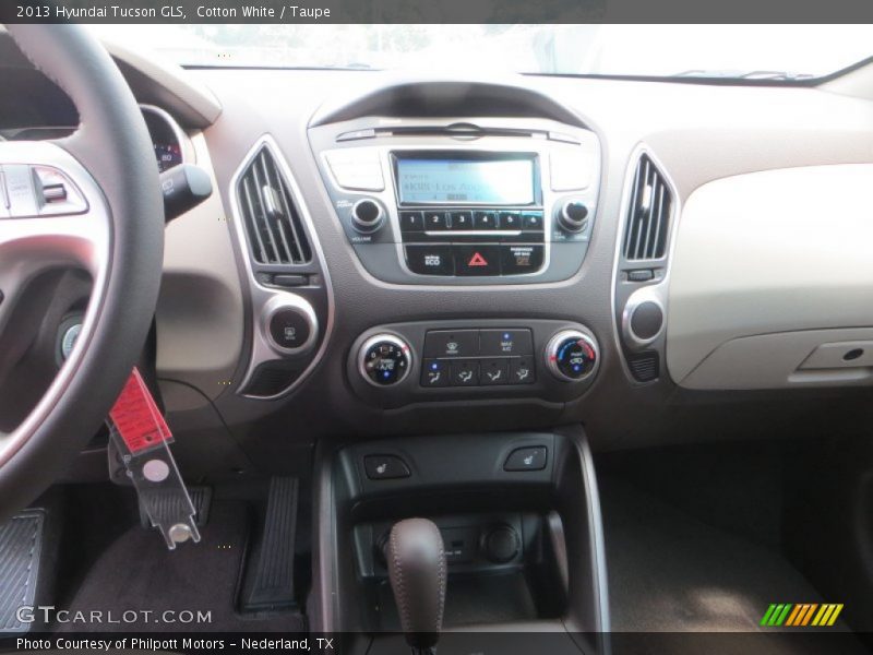 Cotton White / Taupe 2013 Hyundai Tucson GLS