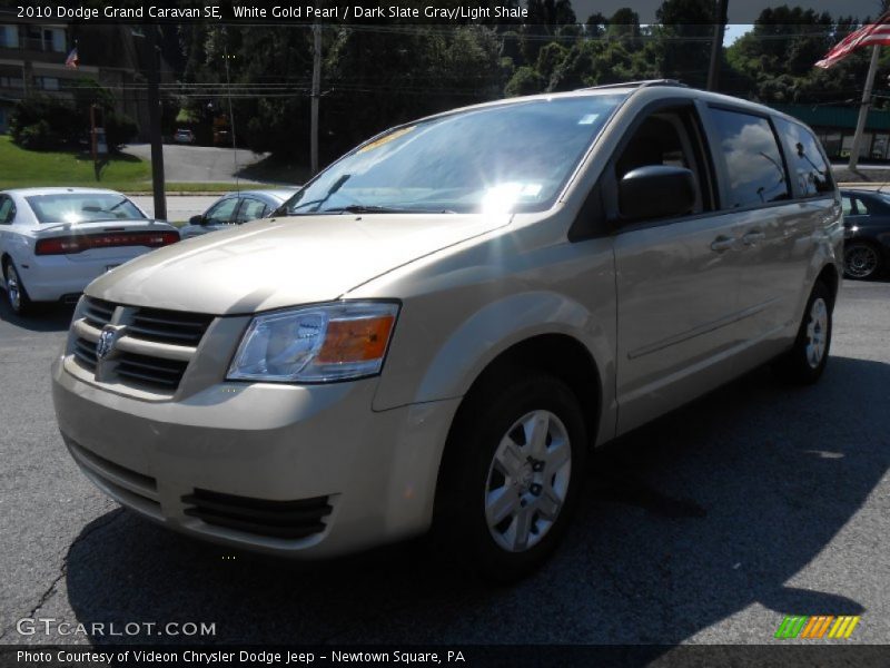 White Gold Pearl / Dark Slate Gray/Light Shale 2010 Dodge Grand Caravan SE