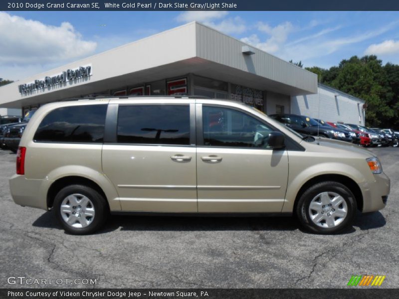 White Gold Pearl / Dark Slate Gray/Light Shale 2010 Dodge Grand Caravan SE