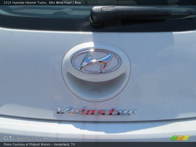 Elite White Pearl / Blue 2013 Hyundai Veloster Turbo