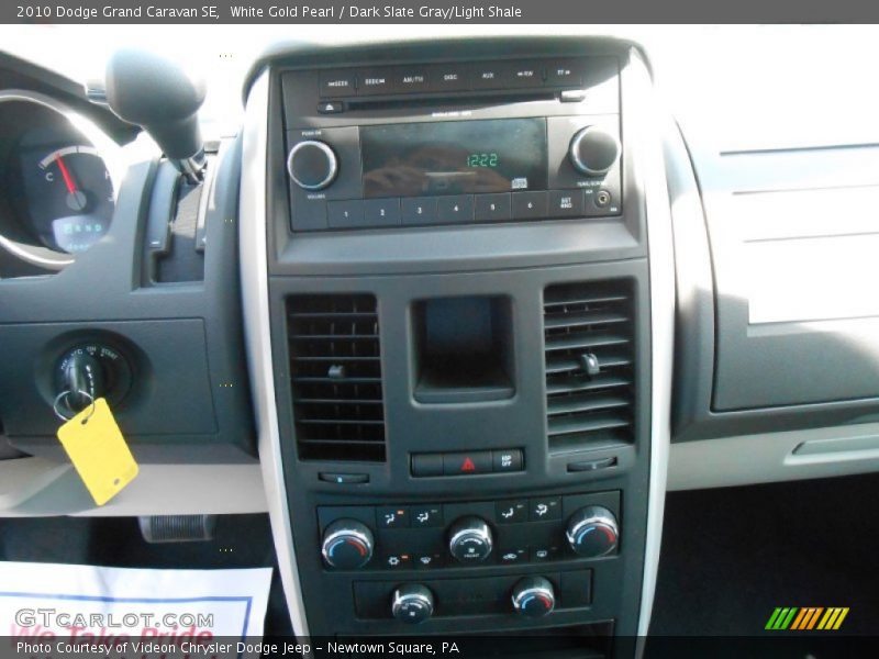 White Gold Pearl / Dark Slate Gray/Light Shale 2010 Dodge Grand Caravan SE