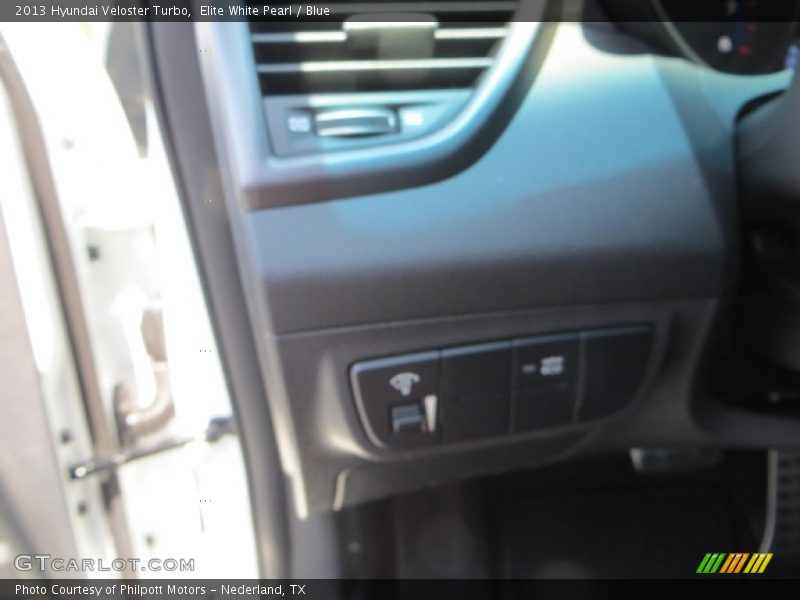 Elite White Pearl / Blue 2013 Hyundai Veloster Turbo
