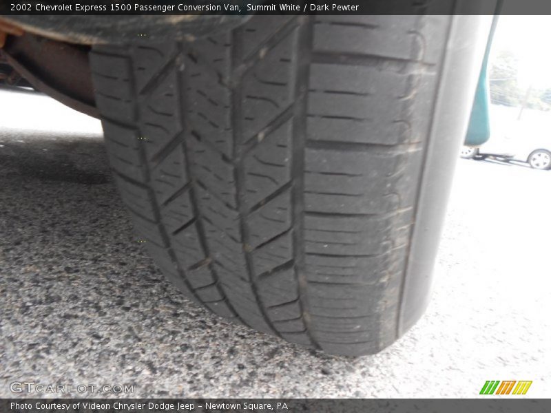 Summit White / Dark Pewter 2002 Chevrolet Express 1500 Passenger Conversion Van