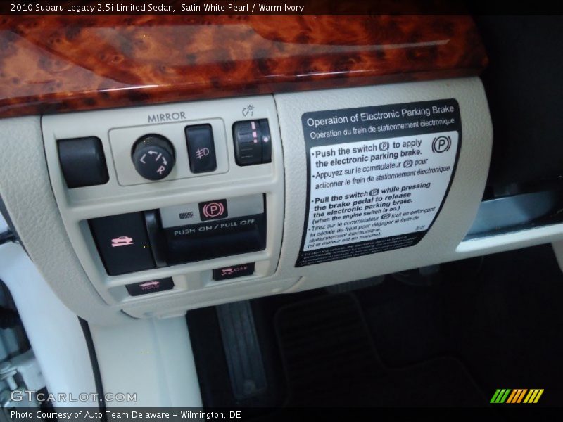 Satin White Pearl / Warm Ivory 2010 Subaru Legacy 2.5i Limited Sedan