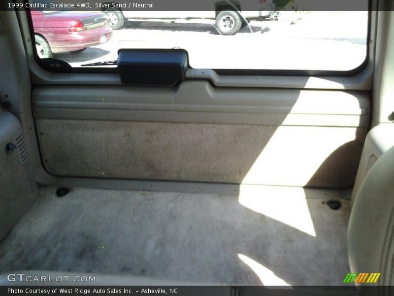 Silver Sand / Neutral 1999 Cadillac Escalade 4WD