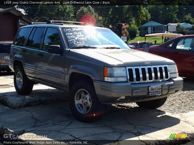 Light Driftwood Satin Glow / Black 1998 Jeep Grand Cherokee Laredo 4x4