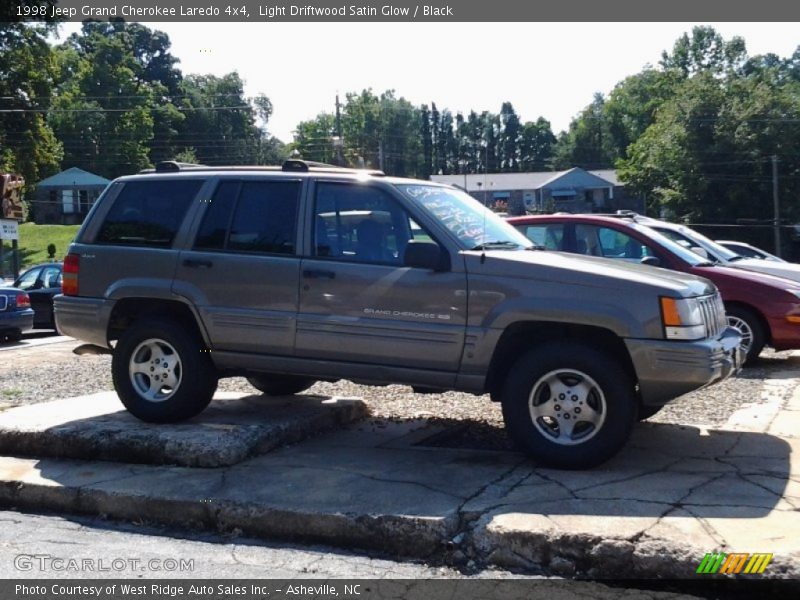 Light Driftwood Satin Glow / Black 1998 Jeep Grand Cherokee Laredo 4x4