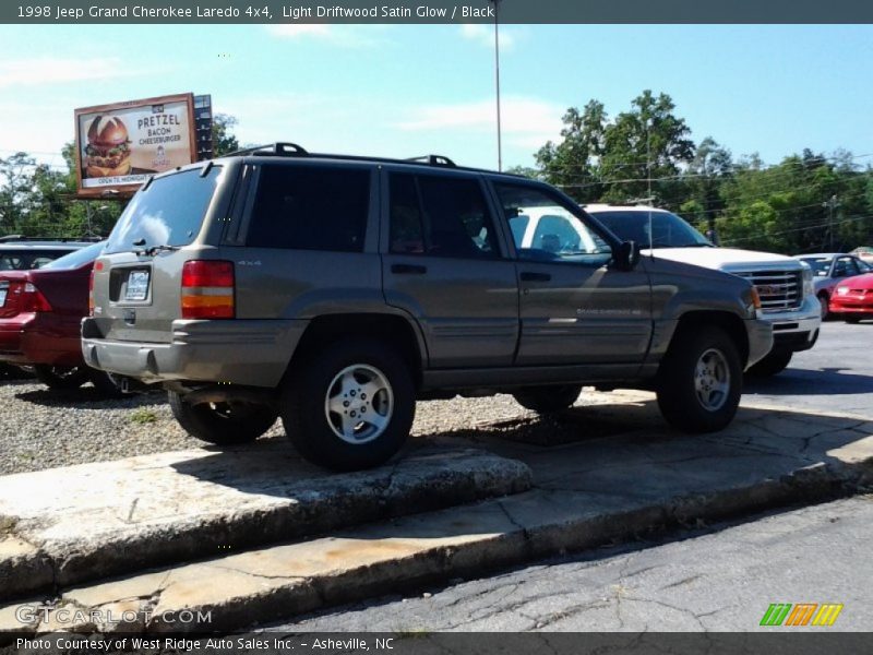 Light Driftwood Satin Glow / Black 1998 Jeep Grand Cherokee Laredo 4x4