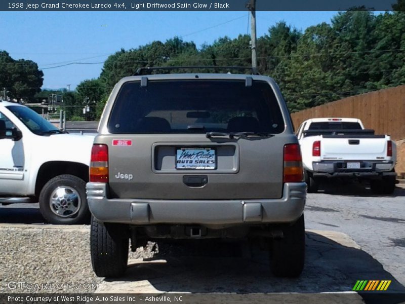 Light Driftwood Satin Glow / Black 1998 Jeep Grand Cherokee Laredo 4x4