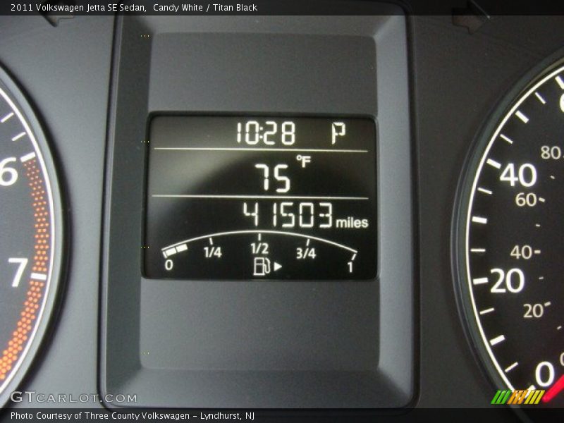 Candy White / Titan Black 2011 Volkswagen Jetta SE Sedan