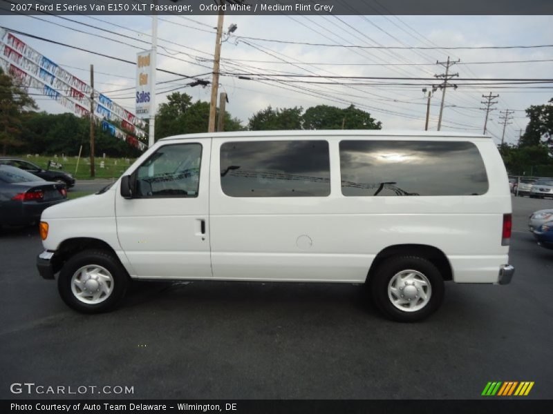 Oxford White / Medium Flint Grey 2007 Ford E Series Van E150 XLT Passenger