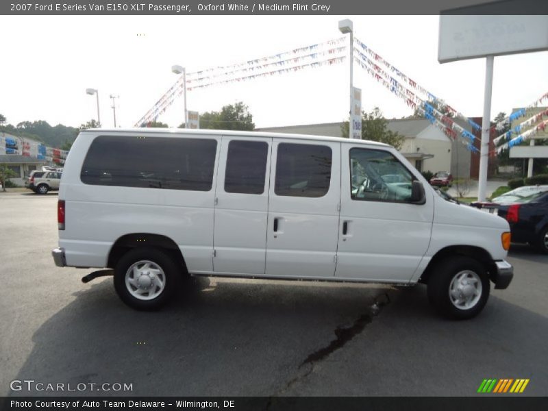 Oxford White / Medium Flint Grey 2007 Ford E Series Van E150 XLT Passenger
