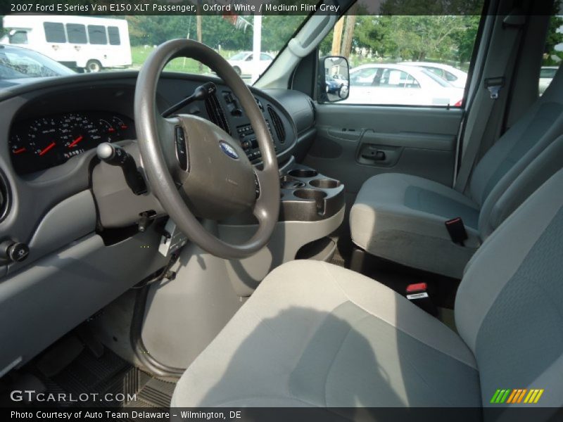 Oxford White / Medium Flint Grey 2007 Ford E Series Van E150 XLT Passenger