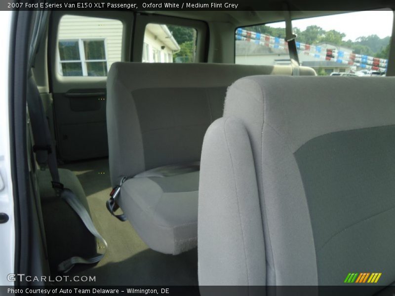 Oxford White / Medium Flint Grey 2007 Ford E Series Van E150 XLT Passenger