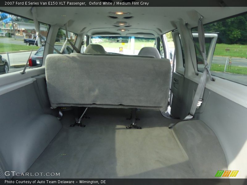 Oxford White / Medium Flint Grey 2007 Ford E Series Van E150 XLT Passenger