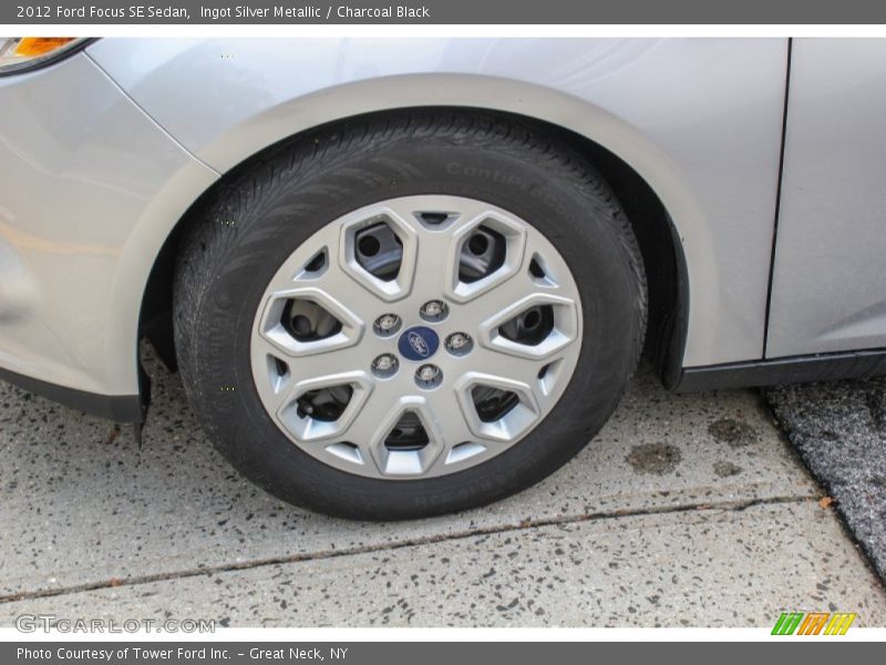 Ingot Silver Metallic / Charcoal Black 2012 Ford Focus SE Sedan