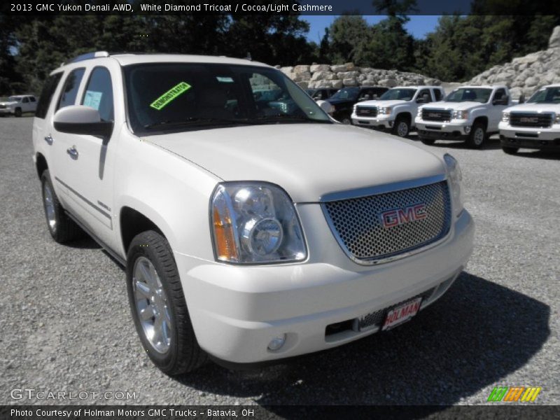 White Diamond Tricoat / Cocoa/Light Cashmere 2013 GMC Yukon Denali AWD