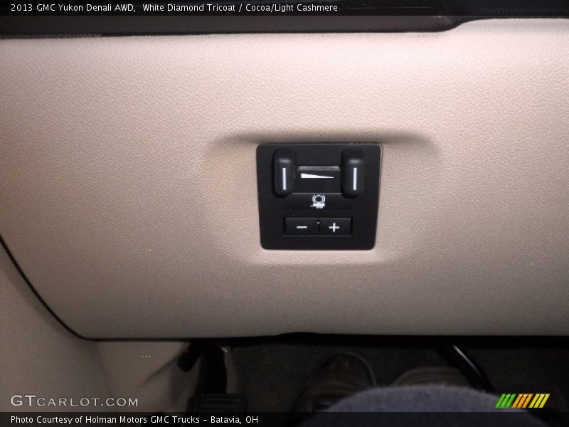 White Diamond Tricoat / Cocoa/Light Cashmere 2013 GMC Yukon Denali AWD