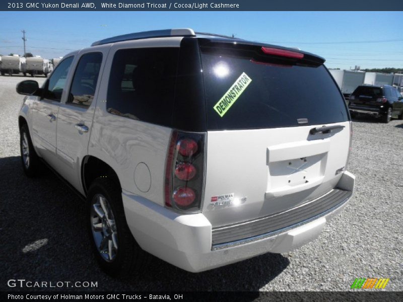 White Diamond Tricoat / Cocoa/Light Cashmere 2013 GMC Yukon Denali AWD