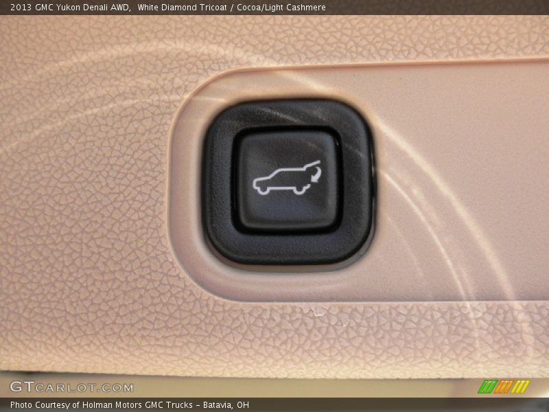 White Diamond Tricoat / Cocoa/Light Cashmere 2013 GMC Yukon Denali AWD