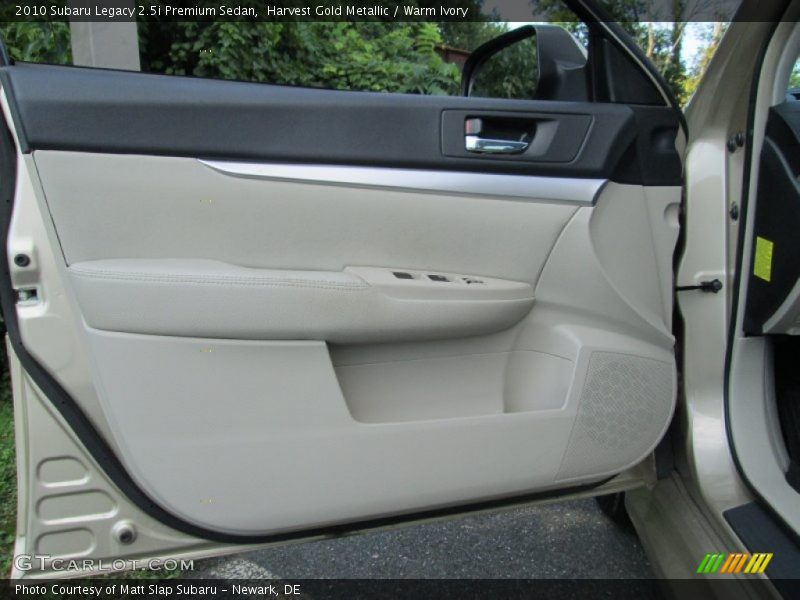 Harvest Gold Metallic / Warm Ivory 2010 Subaru Legacy 2.5i Premium Sedan