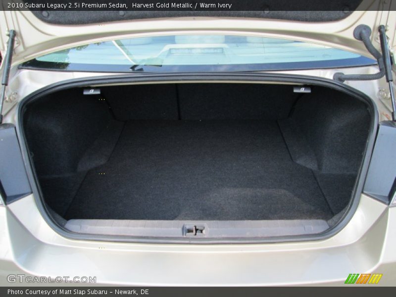 Harvest Gold Metallic / Warm Ivory 2010 Subaru Legacy 2.5i Premium Sedan