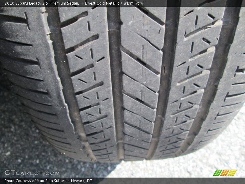 Harvest Gold Metallic / Warm Ivory 2010 Subaru Legacy 2.5i Premium Sedan