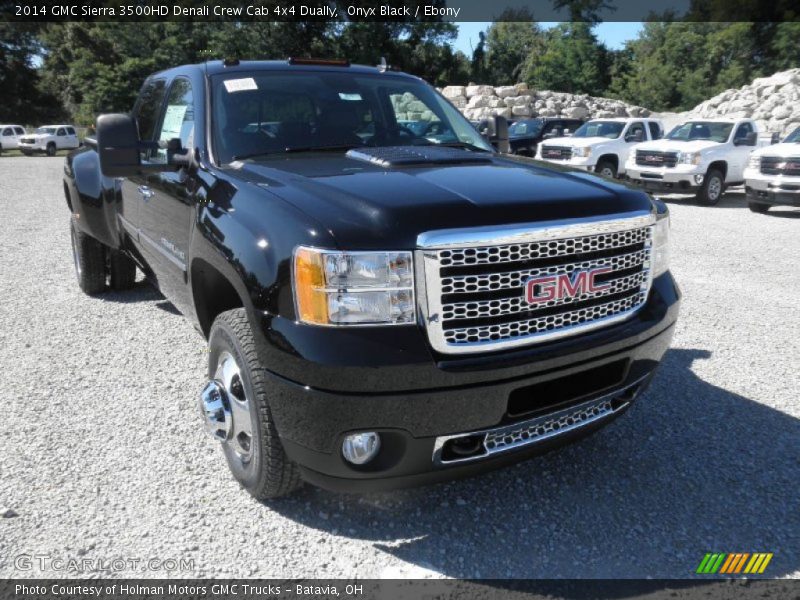 Front 3/4 View of 2014 Sierra 3500HD Denali Crew Cab 4x4 Dually