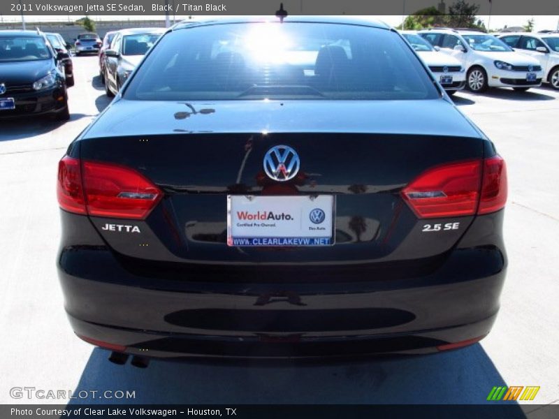 Black / Titan Black 2011 Volkswagen Jetta SE Sedan