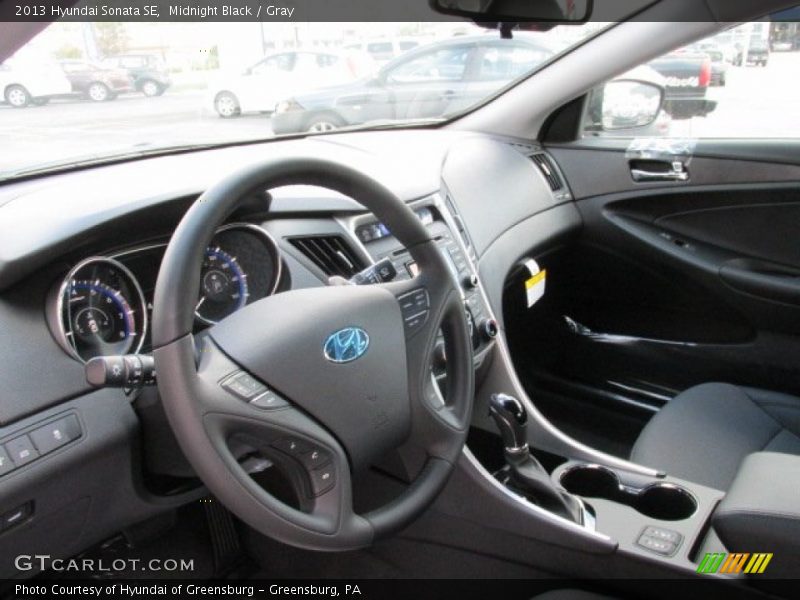 Midnight Black / Gray 2013 Hyundai Sonata SE